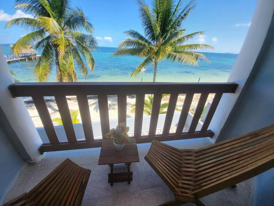 2 Rooms Apartment With Private Beach In Puerto Juarez Cancun Exterior photo